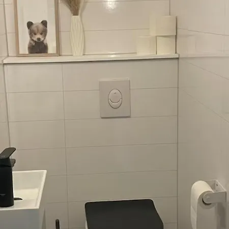 Koselig Med 2 Etasjer, Ingen Innsyn *